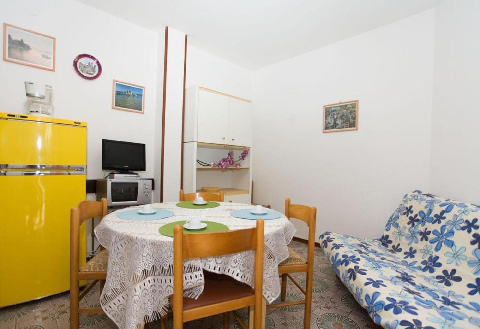 Two Storey Terraced House In A With A Pool Appartamento Bibione